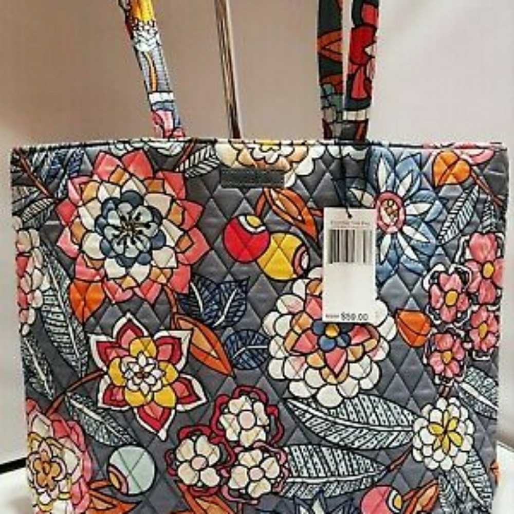 NWT VERA BRADLEY ESSENTIAL TOTE TROPICAL EVENING